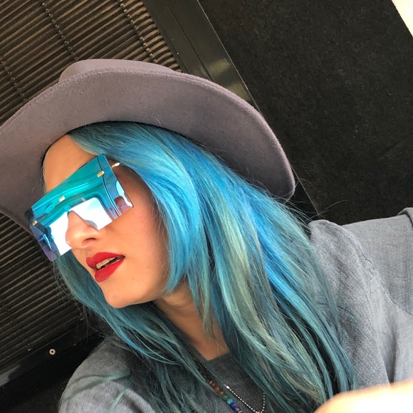 Sunglasses - Picture 3 of 3